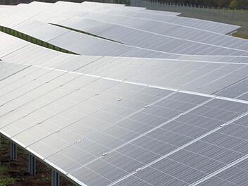 Die Solaranlage zwischen Hammelburg und Untererthal. Eine Photovoltaikanlage kommt in Ramsthal auch auf das Dach des Sportheims. Foto: Archiv Markus Reeh