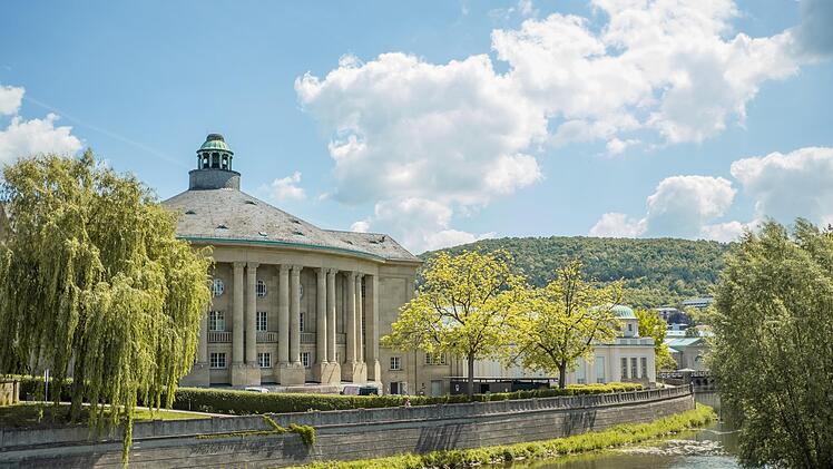 Auch der Regentenbau ist Teil der Führung.