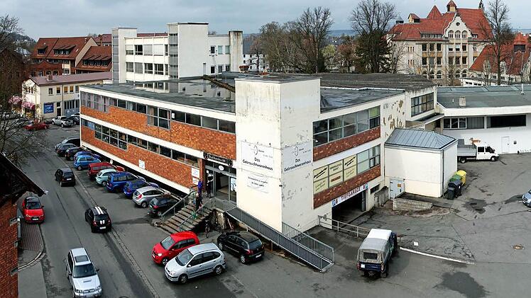 Die Coburger Dienste müssen dem geplanten Nahversorgungszentrum weichen. Es wird dringend eine alternative Mietimmobilie in Coburg gesucht. Zum 1. Oktober hofft Werner Müller umziehen zu können.  Foto: Volkmar Franke/www.hochbild-design.de