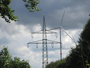 Ende 2019  sollen die Windkraftanlagen hinter Machtilshausen ihre Arbeit aufnehmen. Winfried Ehling