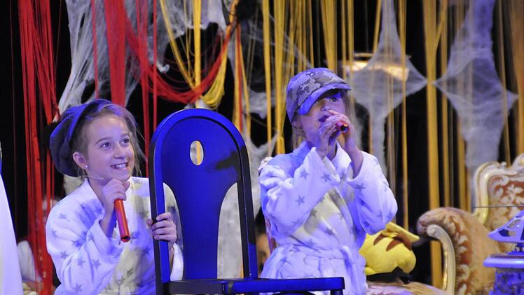 Das Gespenst von Canterville nach Oscar Wild wurde als Kindermusical im Kissinger Kurtheater aufgeführt. Foto: Peter Klopf