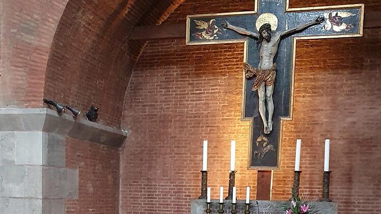 Der Altarraum in der Erlöserkirche während der Passionszeit. Foto: privat