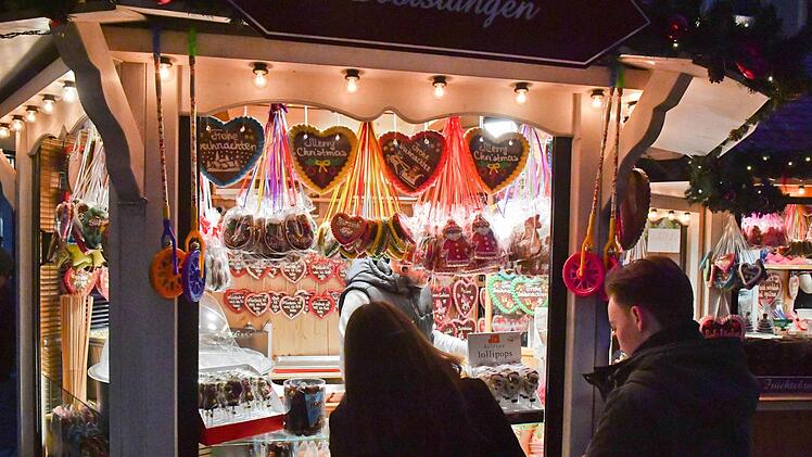 Impressionen von der Eröffnung des Coburger Weihnachtsmarktes. Foto: Ronald Rinklef