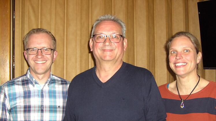 Das neu gewählte Führungs-Trio beim FC Frankonia Wittershausen: Unser Bild zeigt (von links): Kassierer Michael Bahn, den Vorsitzender Jürgen Weigand und seine Stellvertreterin Natascha Back.Udo Sell