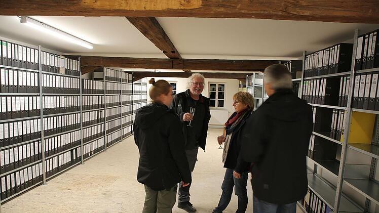 Das Archiv unter dem Dach des Rathauses SeßlachBettina Knauth