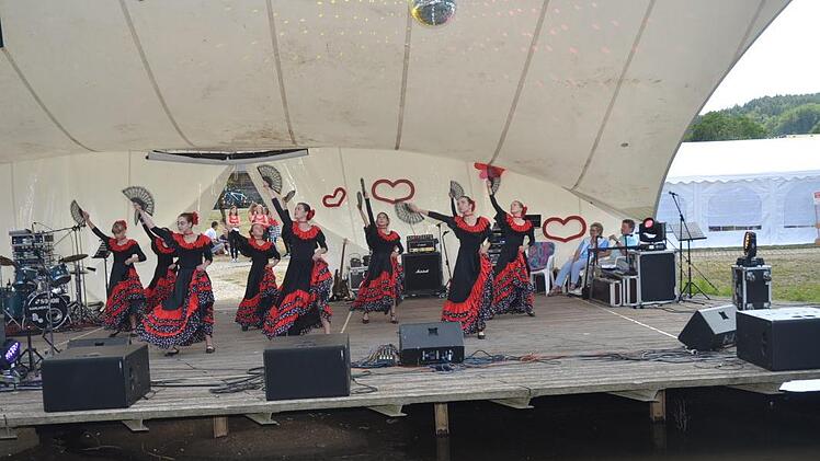 Spanischen Tanz zeigte die Ballettschule Corinna Hufnagl auf der Seebühne. K.-H. Hofmann