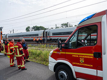 Weiteres Feuer in ICE-Toilette: Nothalt auf freier Strecke in Franken