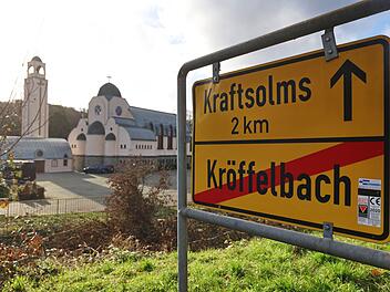 Baby vor Kloster im hessischen Waldsolms gefunden