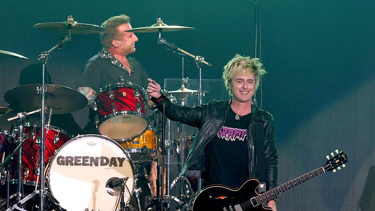 Die Punk-Band Green Day rund um S&auml;nger Billie Joe Armstrong (rechts) d&uuml;rfte mit Spitzen gegen Donald Trump nicht sparen.