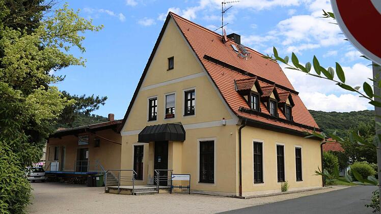 Das ehemalige Bankgebäude in Leutenbach: ein neuer Dorfladen? Fotos: Franz Galster