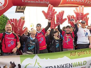 Am Start morgens um 7 Uhr sind alle noch fit und voller Elan. Foto: Frankenwald-Tourismus