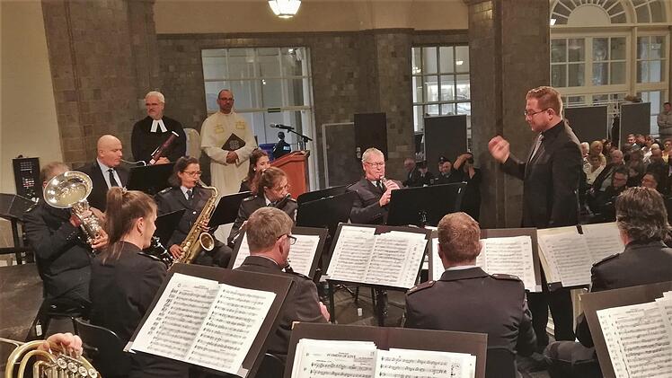 Für Musik hat das Bundespolizeiorchester München unter Leitung von Andreas Seger gesorgt. Foto: Sigismund von Dobschütz