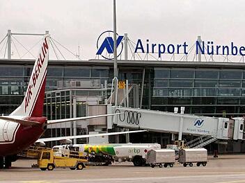 Machen Löschschaum-Rückstände dem geplanten Autobahnanschluss zum Airport Nürnberg einen Strich durch die Rechnung? Foto: dpa