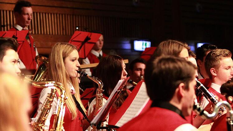 Impressionen vom Konzert des Jugendorchesters und des Musikvereins Rödental in der Franz-Goebel-Halle.Foto: Jochen Berger
