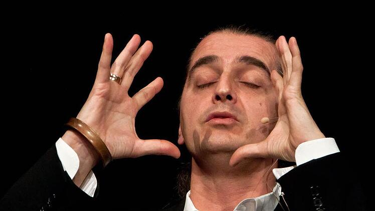 Hagen Rether bei seinem Gastspiel im Coburger Kongresshaus.Foto: Jochen Berger