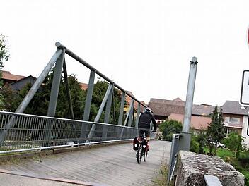 Anwohner beschweren sich seit längerem über die Lärmbelästigung durch die Mainbrücke in Schwürbitz.  Foto: Gerda Völk