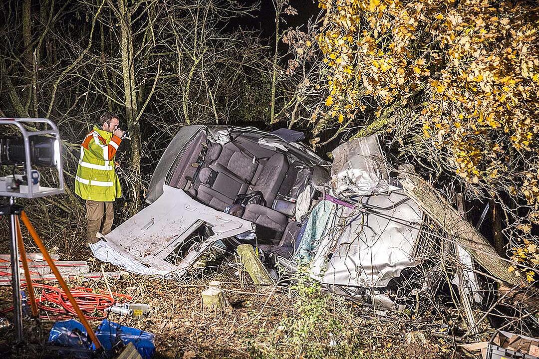 Haßfurt: Fahrer nach Unfall auf der A70 stundenlang eingeklemmt