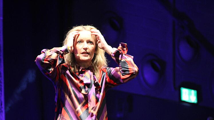 So, als sei der "Wahnsinn" schon nicht mehr zu fassen, gab sichMonika Gruber auf der Bühne.Markus Häggberg