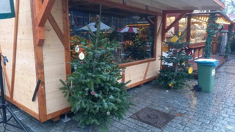 Stadt Fürth mit cooler Aktion - Christbäume vom Weihnachtsmarkt werden verschenkt