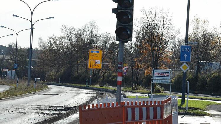 Der Berliner Ring in Bamberg ist derzeit eine Baustelle. Auch das Abbiegen zur Brose Arena an der Forchheimer Straße ist nicht mehr möglich.  Foto: Ronald Rinklef