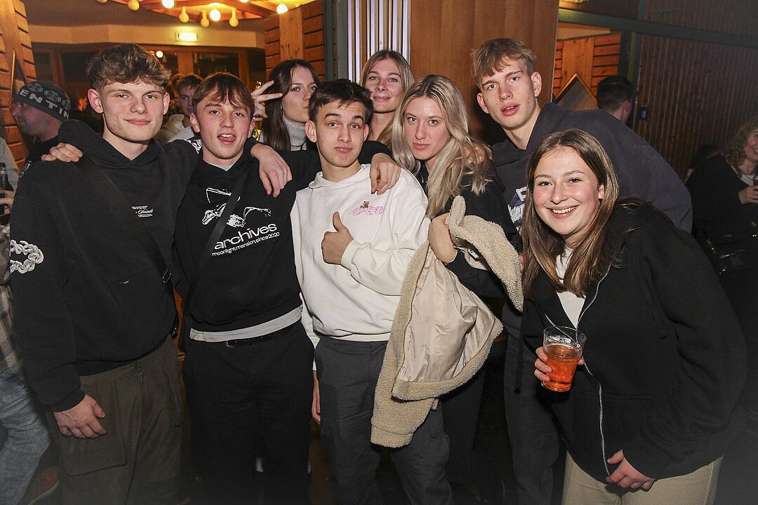 Mit vielen Party-Songs der 80er & 90er und Rock-Pop Klassikern