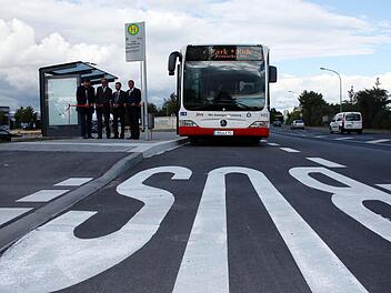 In gewohnter Taktfrequenz fährt die Stadtbuslinie in Zukunft über die Kronacher Straße - und über die Universität.  Foto: Matthias Hoch