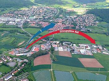 Wie wirkt sich der geplante Aldi-Umzug an die Bundesstraße aus? Und was soll/darf in den dann frei werdenden Markt im Gewerbegebiet Sandhof? So lauten die Fragestellung im Zusammenhang mit dem neuen Einzelhandels-Entwicklungskonzept.  FT-Luftaufnahme: Ronald Rinklef/Grafik: Carolin Höfler