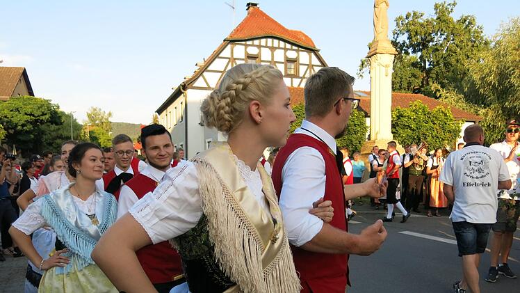 Beim Betzenaustanzen in Effeltrich Foto: Dagmar Niemann