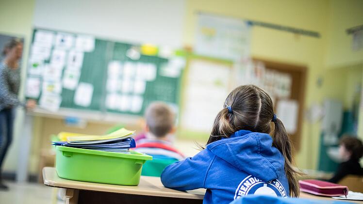Kinder, die jetzt die vierte Klasse absolvieren, haben in den vergangenen zwei Jahren monatelange Lockdowns, Wechselunterricht sowie quarantänebedingte Klassenschließungen miterlebt.