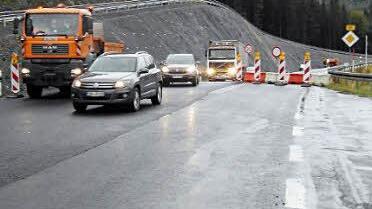 Ab der Einmündung von der B 85 in die KC 18 nach Hirschfeld beginnt der zweite Bauabschnitt. Der Einmündungsbereich der Kreisstraße soll im Zuge dessen auch mit gebaut werden.
