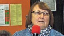 Helga Schmidt findet die neue Verkehrsführung Am Weinberg und in der Sonnefelder Straße nicht gut.