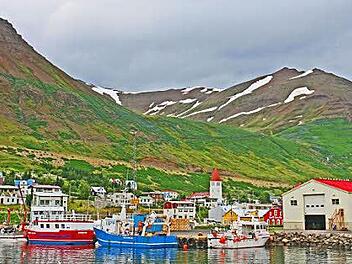 Die besondere Atmosphäre des hohen Nordens nimmt wohl jeden im Handumdrehen gefangen wie hier im charmanten Fischerort Siglufjörður auf der "Trollhalbinsel" Tröllaskagi. Fotos: djd/contrastravel.com