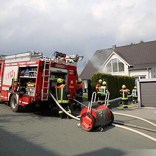 Kellerbrand in Naila: Feuerwehr rettet Tiere aus Wohnhaus