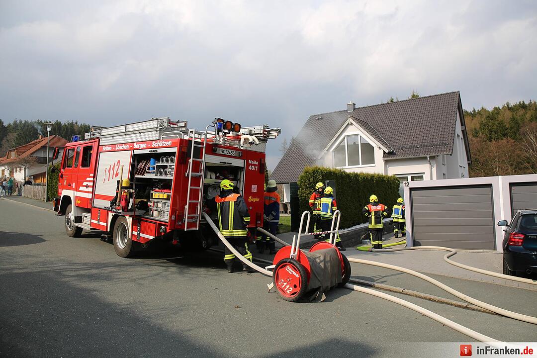 Kellerbrand in Naila: Feuerwehr rettet Tiere aus Wohnhaus