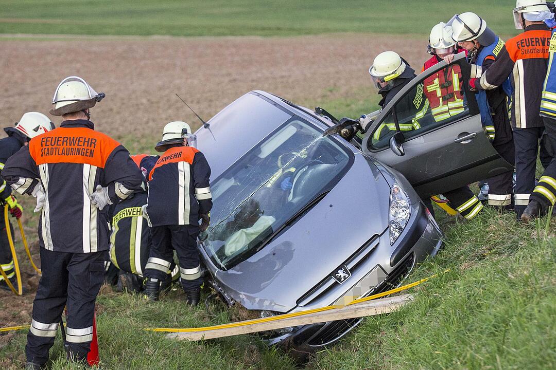 Unfall im Kreis Haßberge: 82-Jährige eingeklemmt