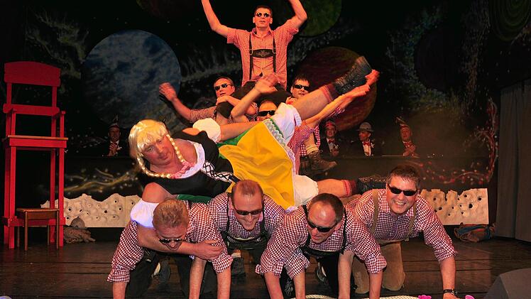 Die "Bärbels", das Männerballett des Kindergartens St. Barbara.