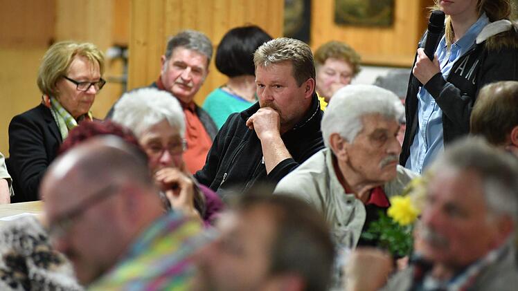 Impressionen vom Diskussionsabend in Stadtsteinach Foto: Ronald Rinklef