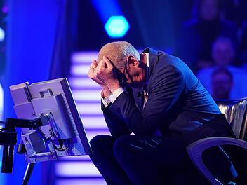 G&uuml;nther Jauch verzweifelte am Montagabend ob der Pannenserie. An den meisten davon war er beteiligt.