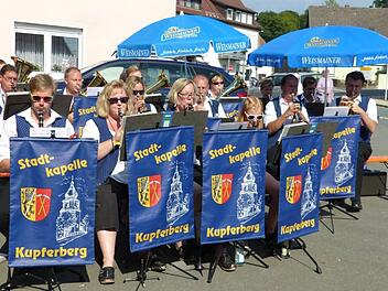 Die Stadtkapelle Kupferberg spielte mit zünftigen Weisen zum Standkonzert auf. Foto: Klaus-Peter Wulf