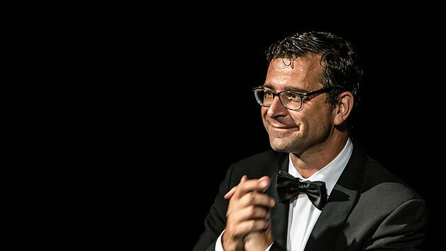 Coburgs ehemaliger Intendant Bodo Busse bei seiner Abschieds-Gala im Juli im Landestheater. An seinem ersten Premierenabend am Staatstheater Saarbrücken erhält Busse Unterstützung durch eine Coburger Delegation.Foto: Archiv/Jochen Berger