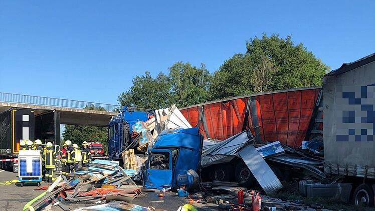 Auf der A27 bei Verden rettete der Fahrer eines Gefahrguttransporters einen Bus voller Kinder. Foto: Polizei