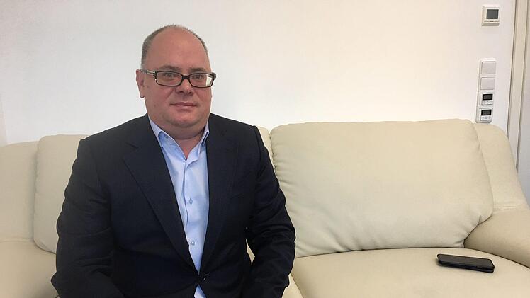 Alexander Kondrashov ist der Besitzer der Bad Kissinger Eishalle. Die Kündigung des Pachtvertrages seitens der Kissinger Wölfe verärgert den ukrainischen Geschäftsmann.Jürgen Schmitt