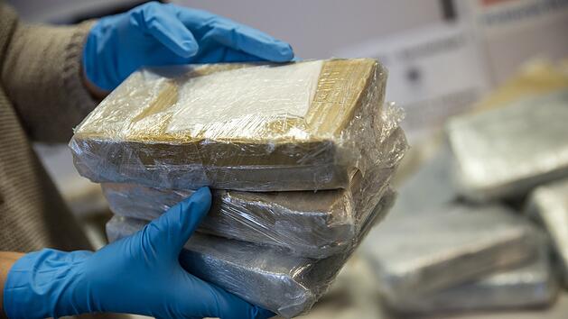 Kreis Forchheim: Kripo durchsucht Wohnung von 24-J&auml;hrigen - und macht gro&szlig;en Drogenfund