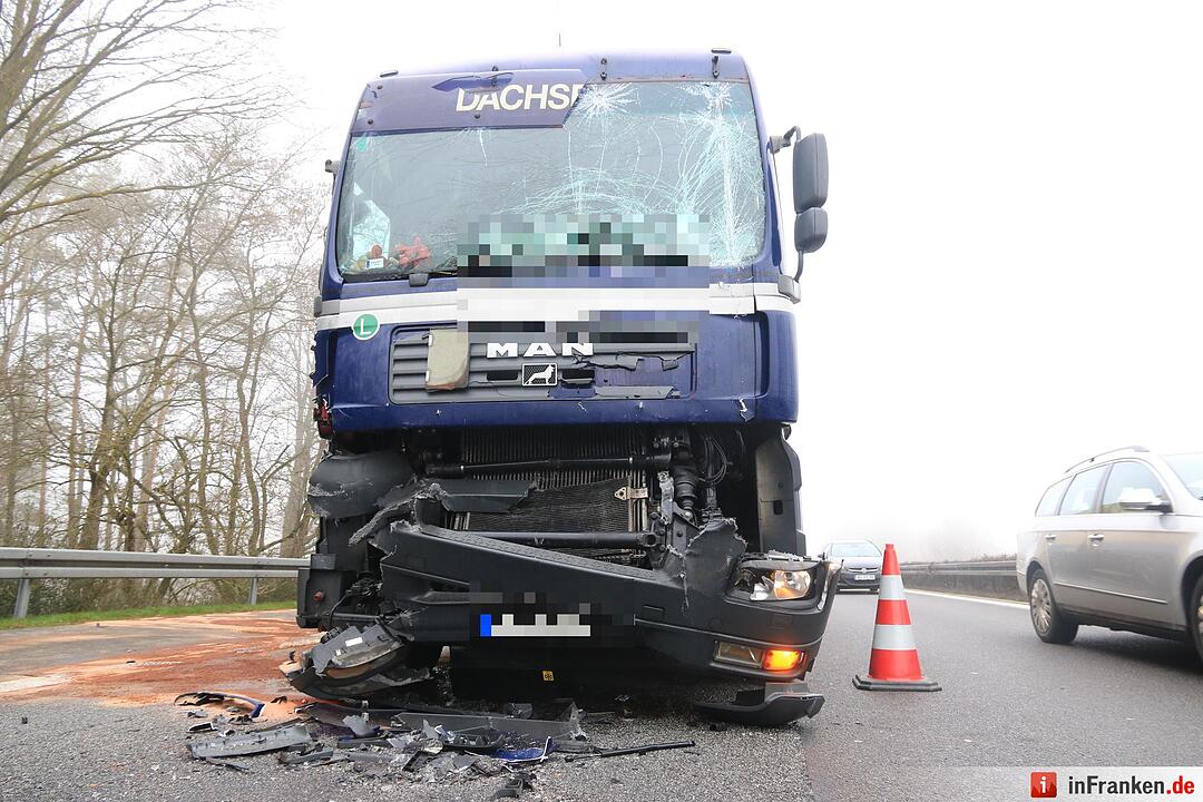 Unfall mit drei Lkw auf A3 bei Höchstadt