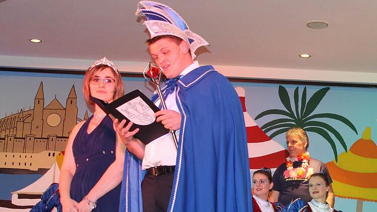Das Rentweinsdorfer Prinzenpaar Christina I. und Maximilian I. stellte sich vor.
