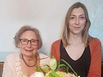 Waltraut Neubauer (links) gab den Vorsitz der Frauenunion Heroldsbach an Corina Grimm ab.