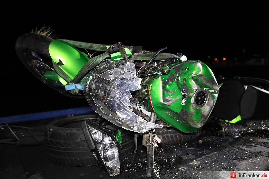 Kreis Roth: 38-Jähriger Motorradfahrer prallt gegen Leitplanke und stirbt