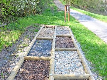 Eines der Leader geförderten kleinen Projekte im Landkreis, der Barfuß-Fühlpfad bei Fürth am Berg.