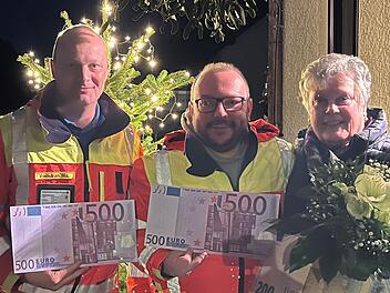 Das, Bild zeigt (von links) Manuel Vorndran und Ariel Karwacki, beide HvO, und Luise Voll.