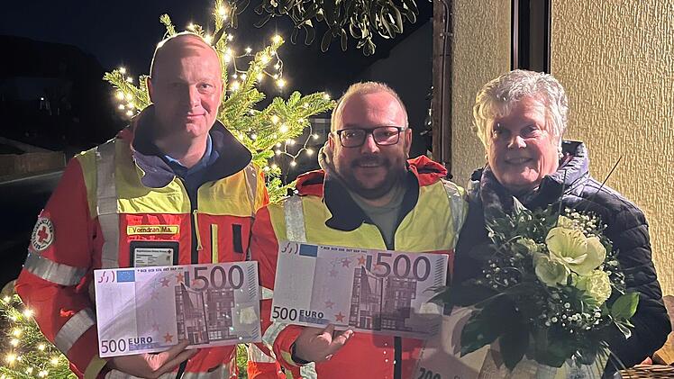 Das, Bild zeigt (von links) Manuel Vorndran und Ariel Karwacki, beide HvO, und Luise Voll.